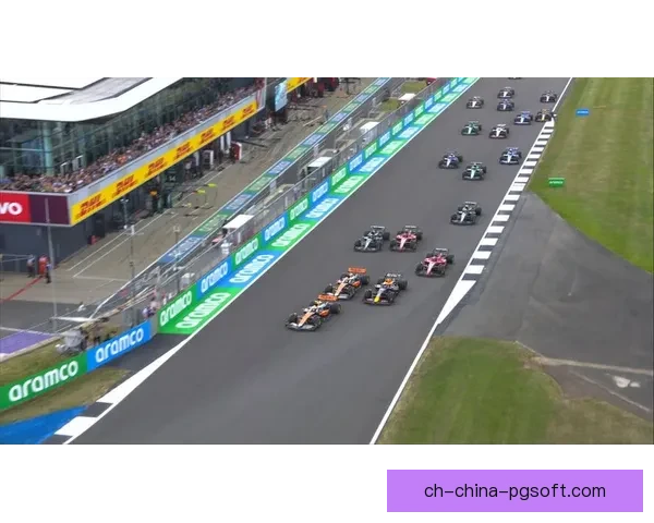 F1赛事热点解读：车手风采、科技创新、赛道博弈