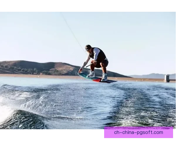 全球冲浪大赛重磅开幕:世界冲浪精英齐聚一堂展示极限风采 全球冲浪大赛重磅开幕:世界冲浪精英齐聚一堂展示极限风采