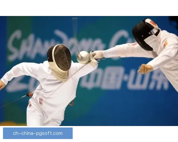 击剑杯赛:剑拔弩张,风华绝代 击剑杯赛:剑拔弩张,风华绝代