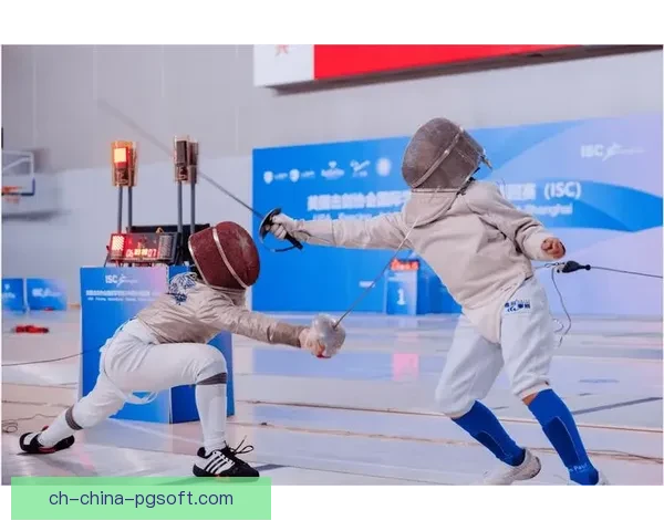 击剑舞台上的较量：剑客之间的骚动与风云